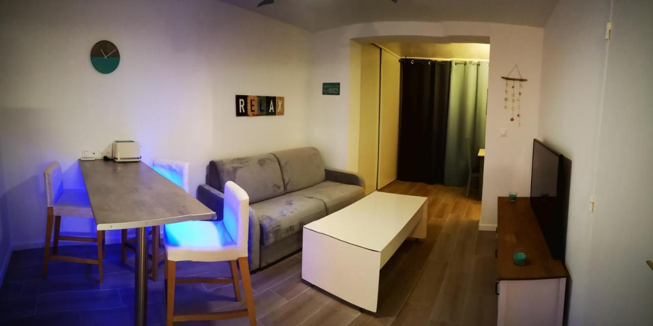 Appartement Avec Piscine Et Garage Proche Plage Et Commerces ラ・セーヌ・シュル・メール エクステリア 写真