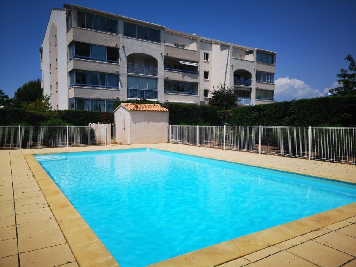 Appartement Avec Piscine Et Garage Proche Plage Et Commerces ラ・セーヌ・シュル・メール エクステリア 写真
